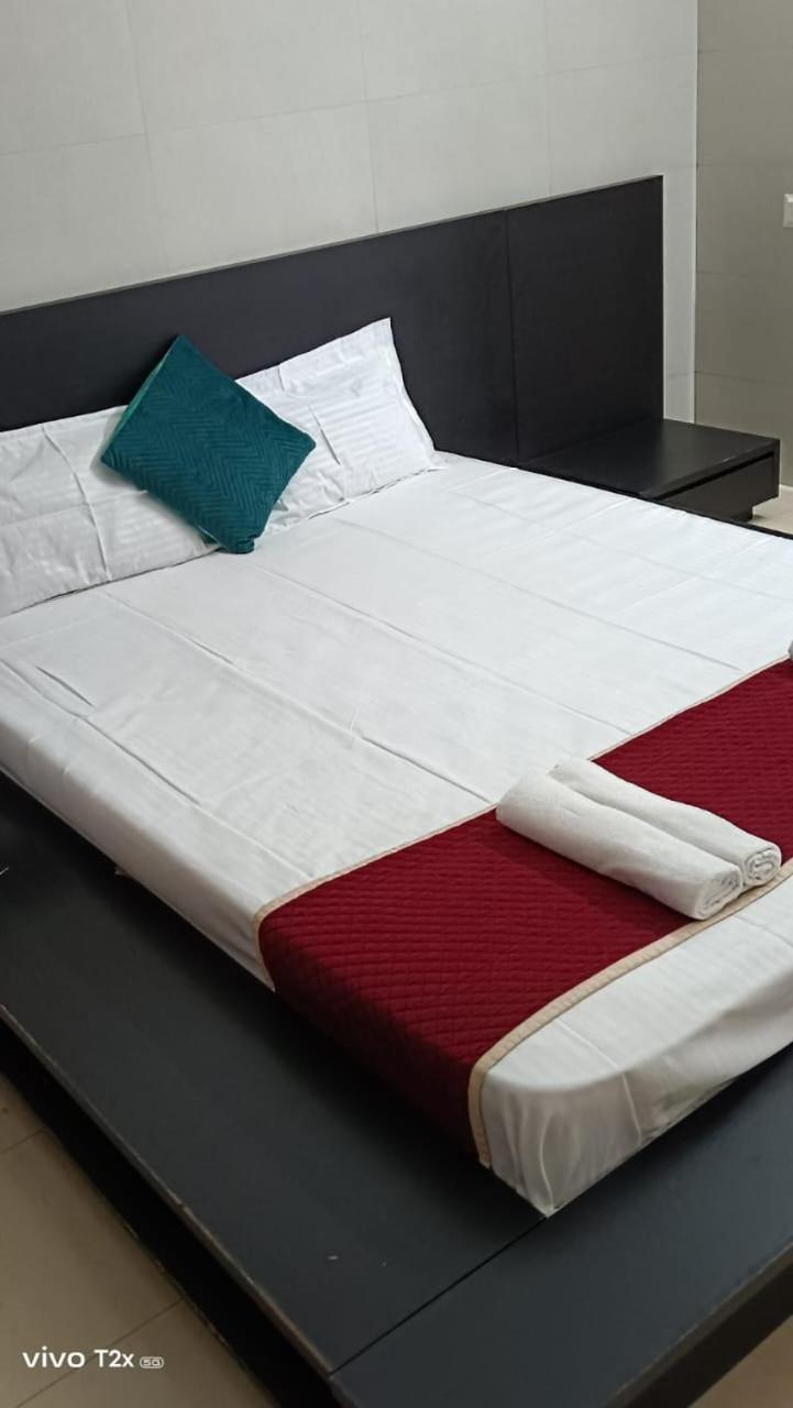 Midtown Residency Hotel Calecute Exterior foto